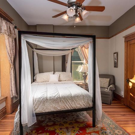 Elkader Jailhouse Inn Экстерьер фото
